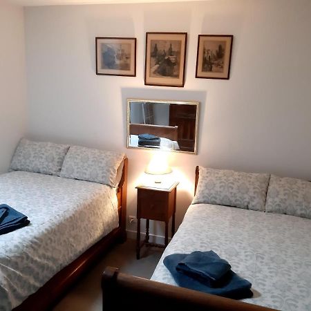 Les Adjots Wisteria Cottage מראה חיצוני תמונה