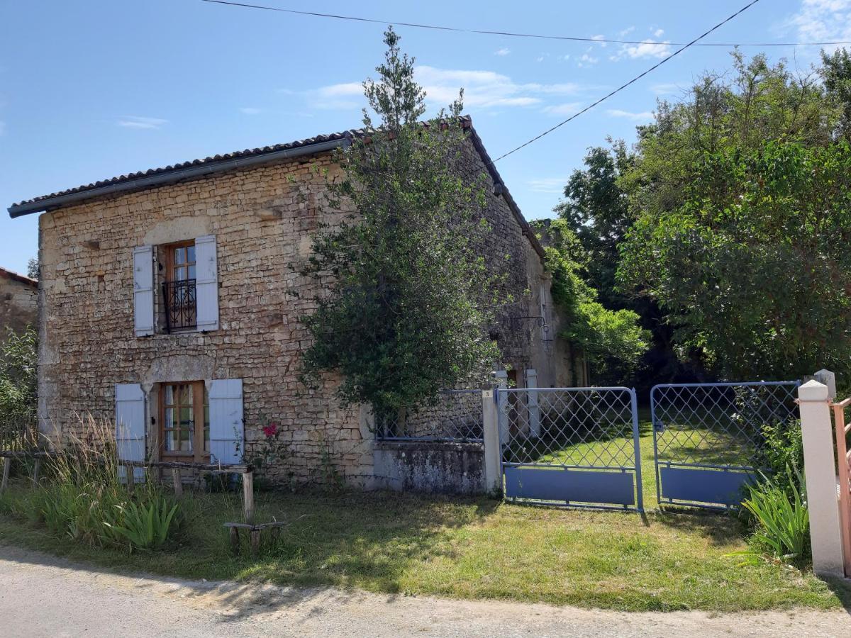 Les Adjots Wisteria Cottage מראה חיצוני תמונה
