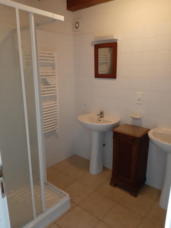 Les Adjots Wisteria Cottage מראה חיצוני תמונה