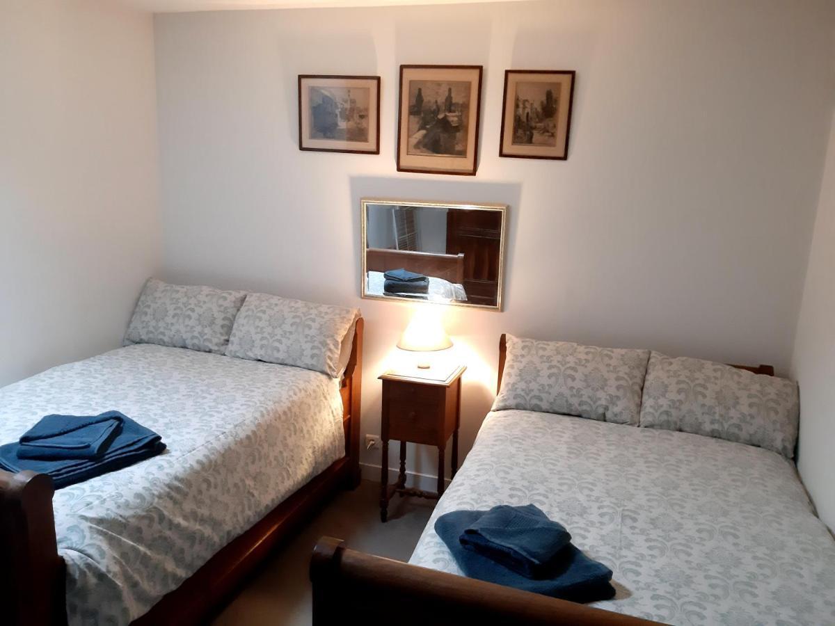 Les Adjots Wisteria Cottage מראה חיצוני תמונה