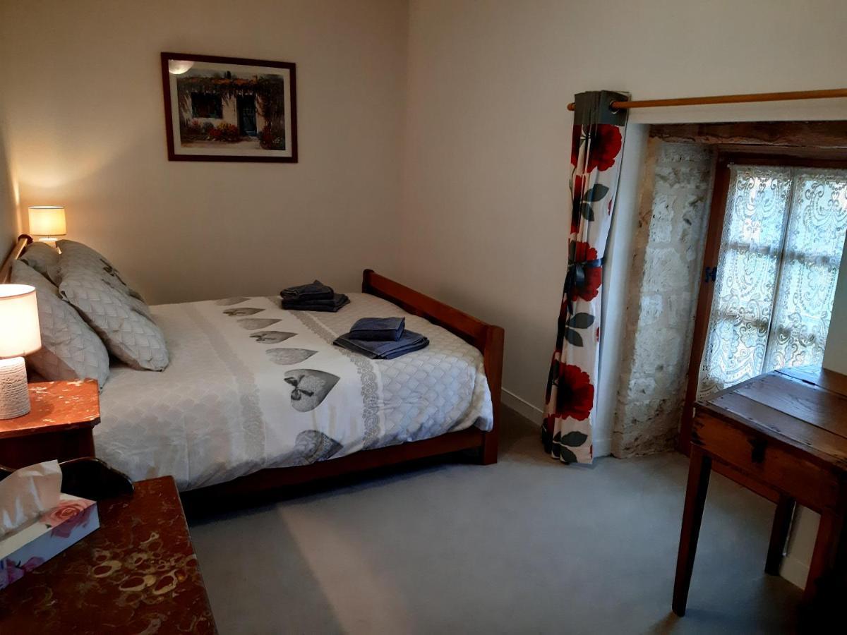 Les Adjots Wisteria Cottage מראה חיצוני תמונה